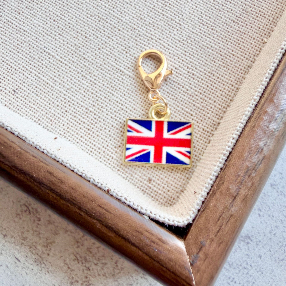Llavero Colgante Con Bandera Esmaltada