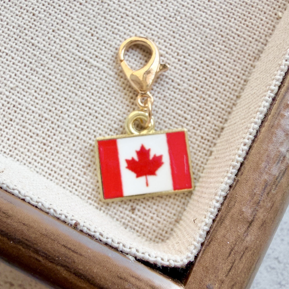 Llavero Colgante Con Bandera Esmaltada