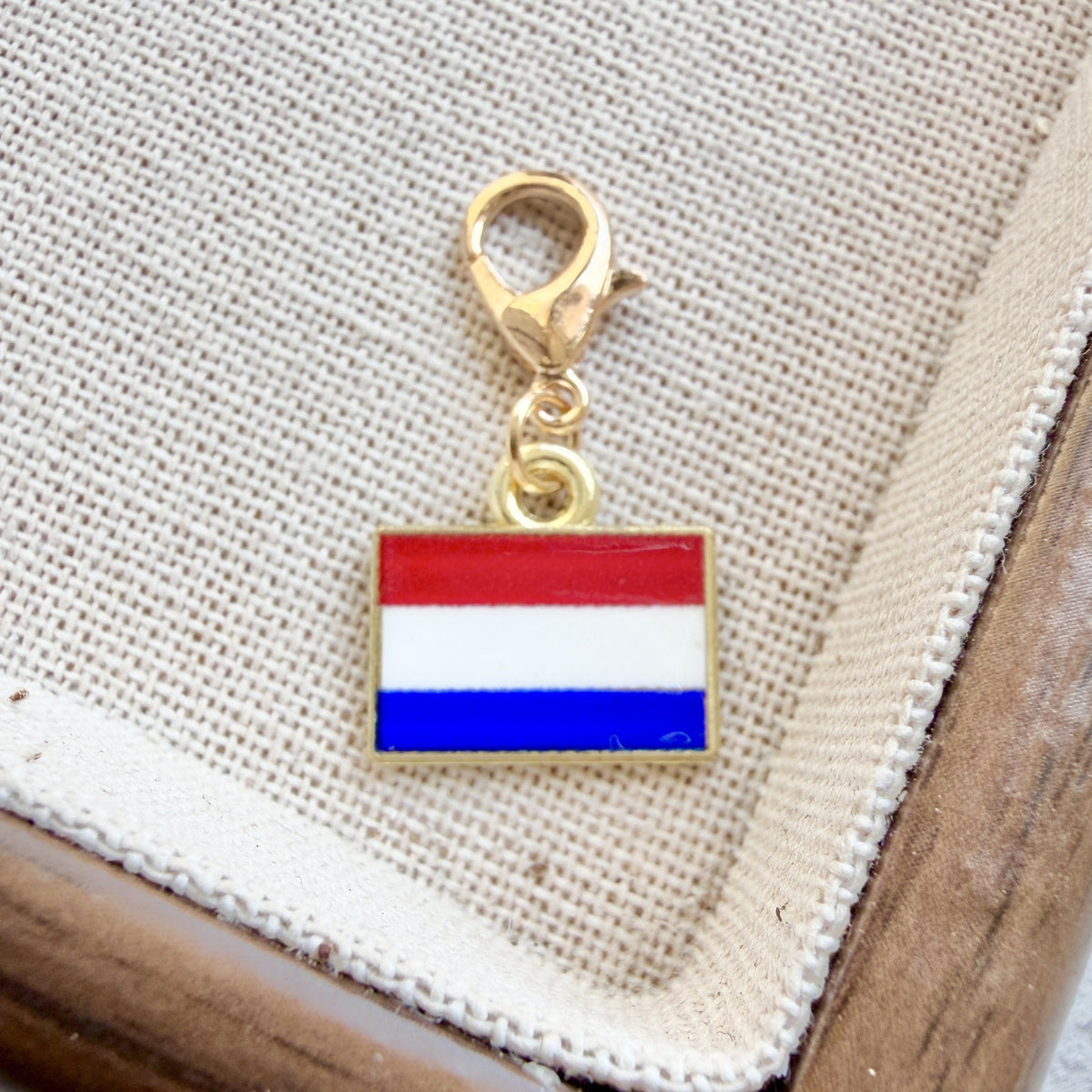 Llavero Colgante Con Bandera Esmaltada