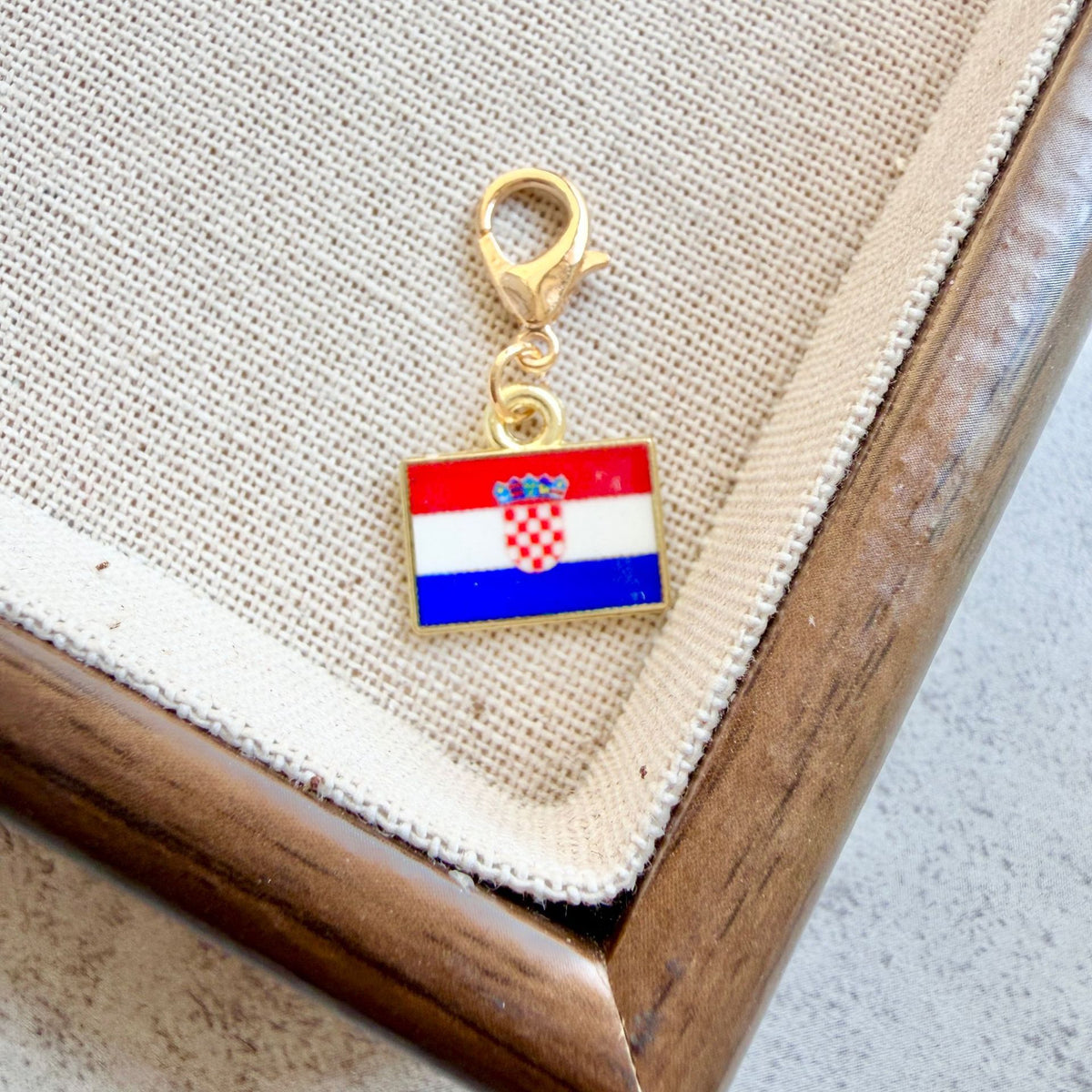 Llavero Colgante Con Bandera Esmaltada
